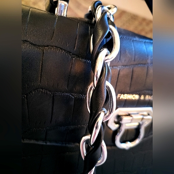 Gator Clutch w/ optional strap - Picture 6 of 11